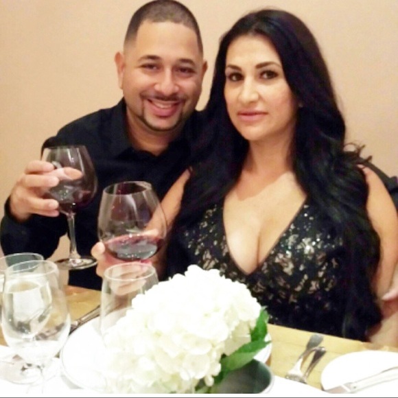 Meet your Posher, Gloria - Picture 2 of 2